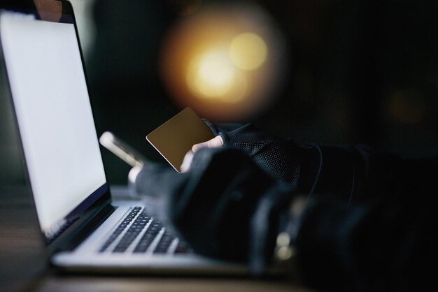 fraude-bancaria-digital-app-banco-guia-justica_2