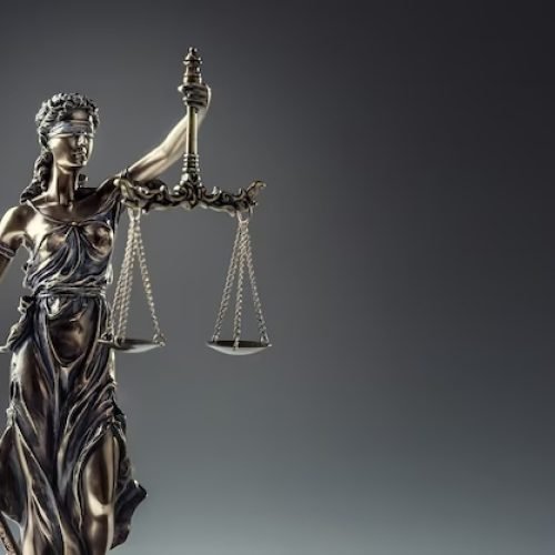 Ação entre advogado e cliente deve ser ajuizada na Justiça comum