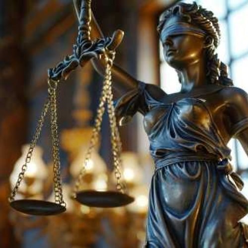 TST: Bancária reintegrada em caso de etarismo não consegue reverter nova dispensa