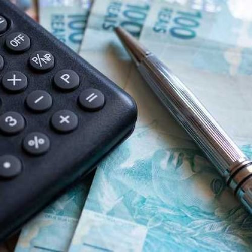 Banco não pode compensar horas extras reconhecidas na Justiça com gratificação de função