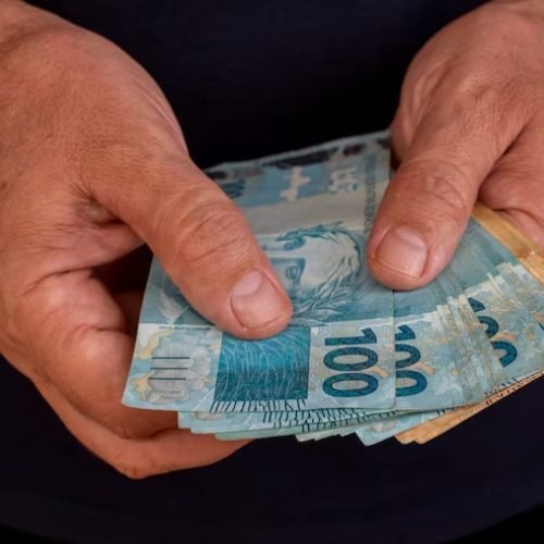 Sem prova de desvio, banco não consegue reverter reintegração de empregado dispensado por justa causa