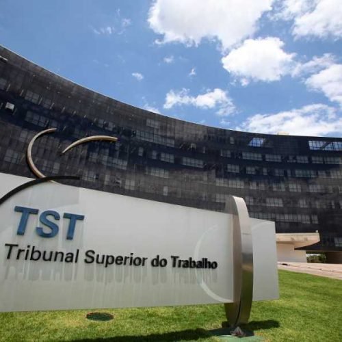 TST assegura plano da Petrobras a dependente com esclerose múltipla
