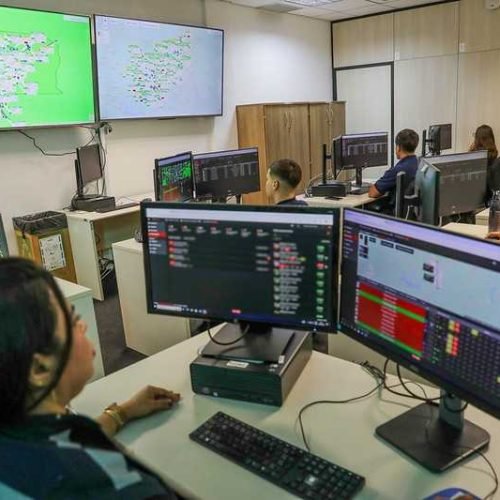 Sala de monitoramento em tempo real do programa Viva Flor - Foto: Paulo H. Carvalho/Agência Brasília